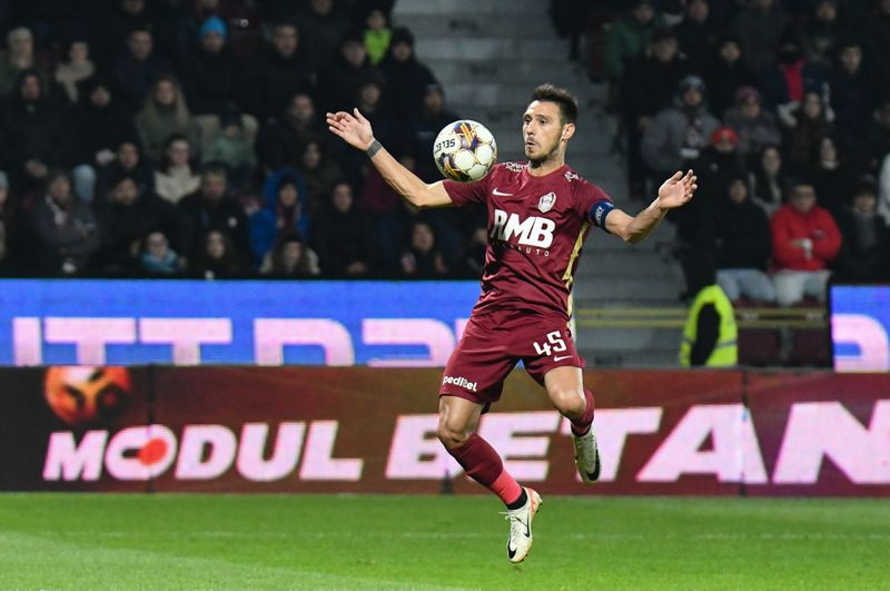 Mario Camora, fotbalist legitimat la CFR Cluj