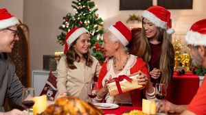 Cadouri pentru femeile din viața ta de Crăciun