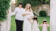 Laura Cosoi, alături de mama și fiicele sale