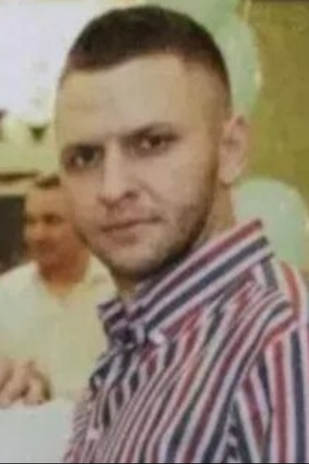 ieseanul care a aruncat cu o petarda langa o canistra de benzina