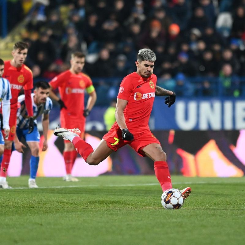 Florinel Coman a înscris golurile victorioase pentru FCSB, ambele din penalty. florinel coman poli iasi fcsb
