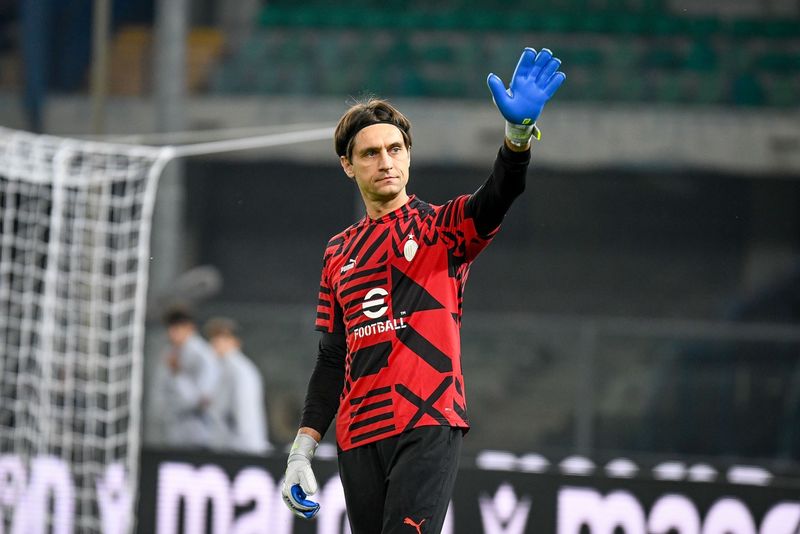 Ciprian Tătărușanu, fost jucător la AC Milan, actual fotbalist la Abha