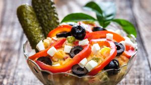 Cu ce poți înlocui maioneza din salata de bouef. Trucul este folosit de cele mai pricepute gospodine
