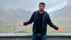 Marian Olteanu și-a dus toate iubitele acasă, dar niciuna nu a fost aleasa: ”Până nu îmi zice mama ce să fac” Actorul are un mesaj clar pentru fanele sale