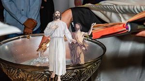 Sfințirea apei în Ajun de Bobotează