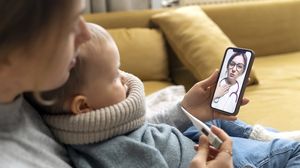 Linia telefonică specială pentru părinți apelată de 15.200 de persoane, anul trecut