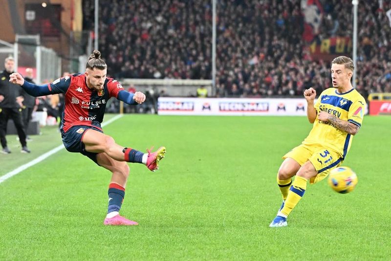 Radu Drăgușin a fost titular în toate partidele celor de la Genoa din acest sezon, înscriind de două ori. radu dragusin genoa