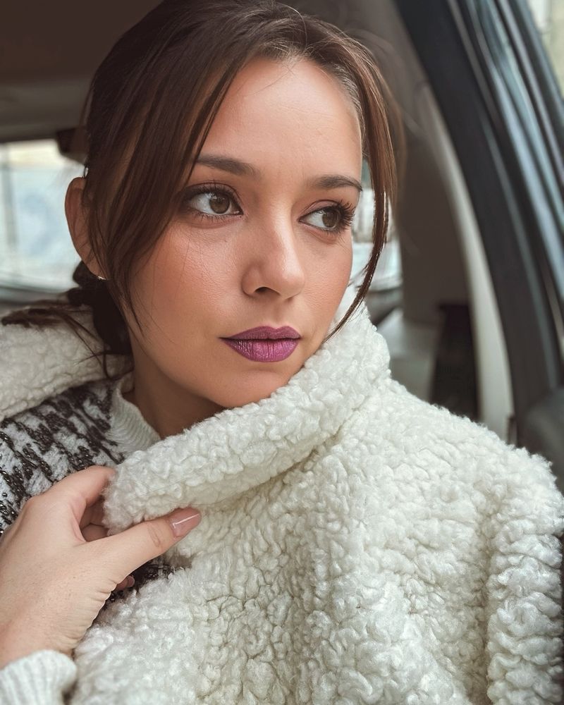 Diana Dumitrescu șatenă Diana Dumitrescu șatenă