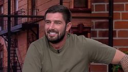 Cătălin Cazacu, încercare fără reușită de a o vrăji pe una dintre concuretele din emisiunea cu ispite. Cine este bruneta care i-a sucit mințile prezentatorului? / EXCLUSIV