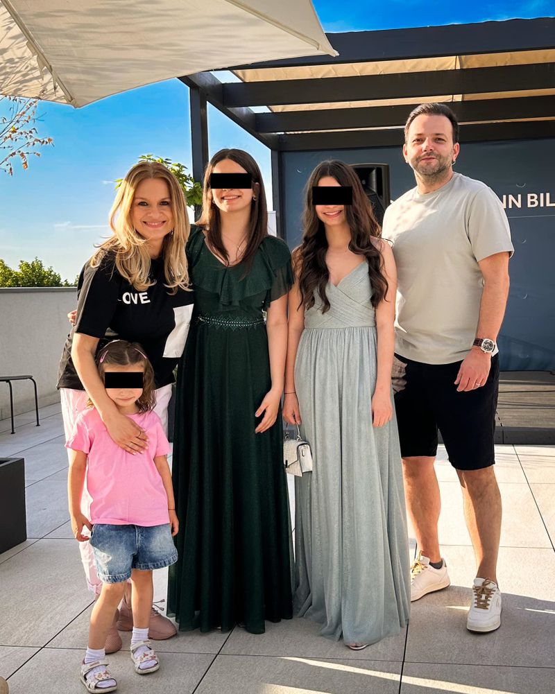 Mihai Morar si familia sa