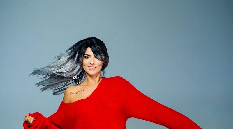 lavinia p&icirc;rva schimbare de look 