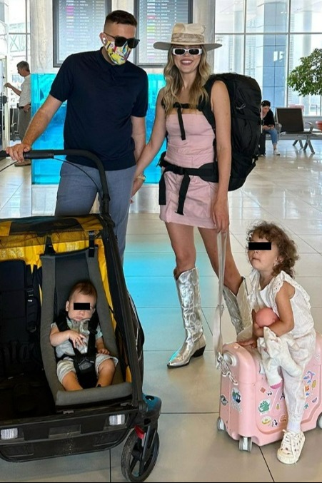 emily burghelea familie