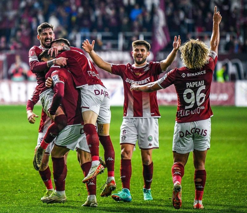 Rapid București a învins Oțelul cu scorul de 2-1. rapid otelul