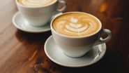 doua cani de cafea 