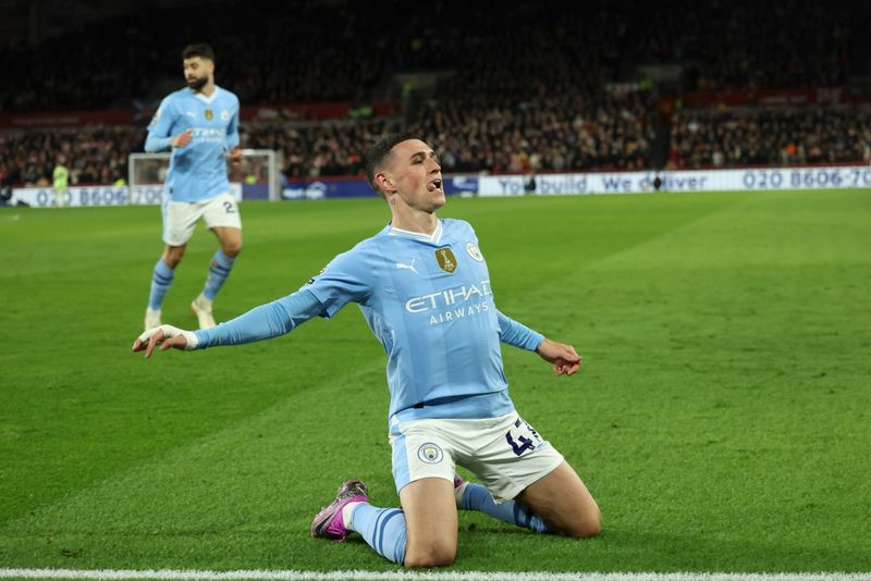 Phil Foden, fotbalist legitimat la Manchester City
