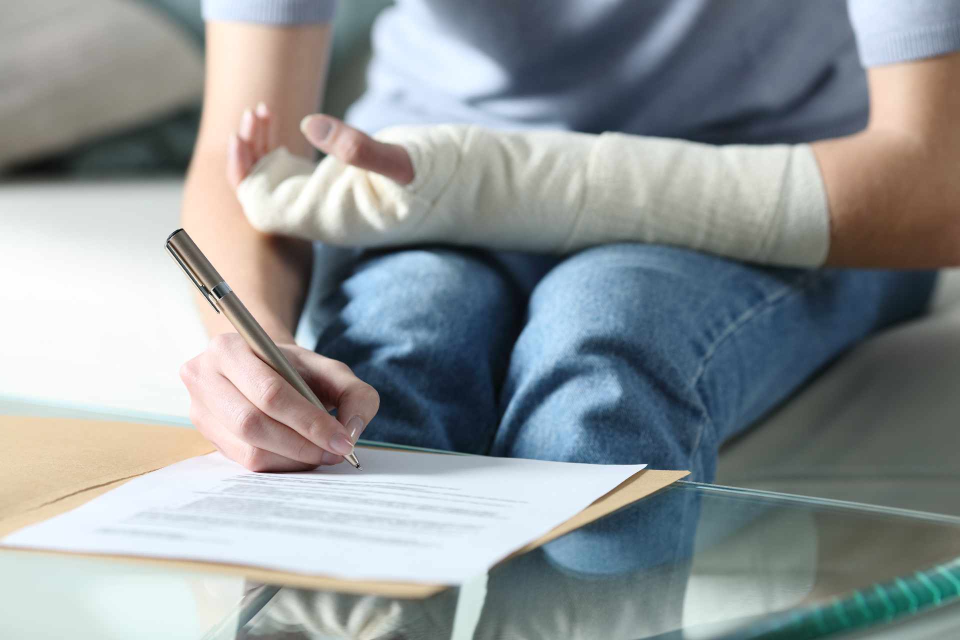 Concediul medical în 2026. Câte luni trebuie să fii asigurat pentru a primi indemnizația și care sunt excepțiile