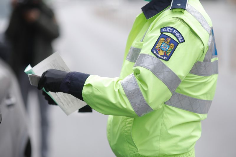 Polițist, verificare documente