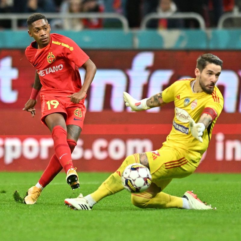 Luis Phelipe a fost cel care l-a înlocuit pe Florinel Coman la pauza meciului. luis phelipe fcsb