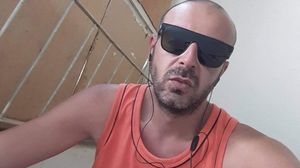 Bărbatul care și-a înjunghiat ambii părinți