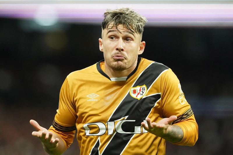Andrei Rațiu, fotbalist legitimat la Rayo Vallecano