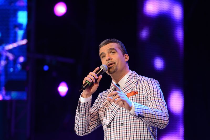 Aurelian Temișan pe scenă