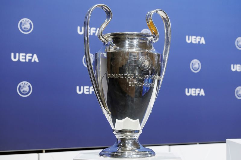 Trofeul UEFA Champions League Cupa pe care o va ridica echipa care va câștiga UEFA Champions League