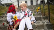 copii in costume populare, costum popolar romanesc, dragobete