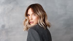 Adela Popescu