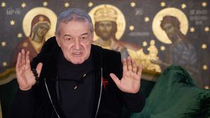 Becali nepot bunic