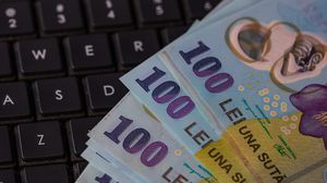 Bancnote 100 de lei, tastatură