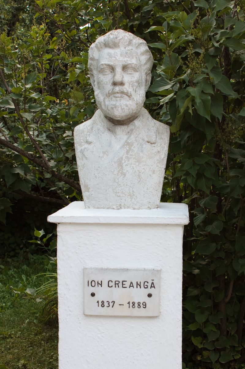 Statuie Ion Creangă