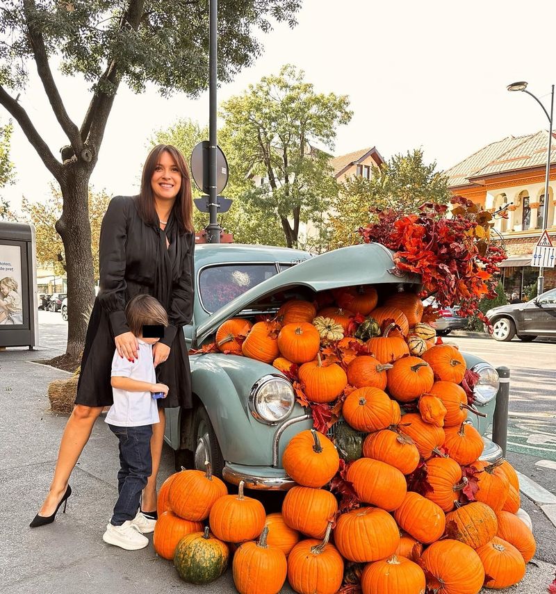 Diana Dumitrescu, alături de fiul său Diana Dumitrescu, alături de fiul său