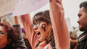 Femeie la protest