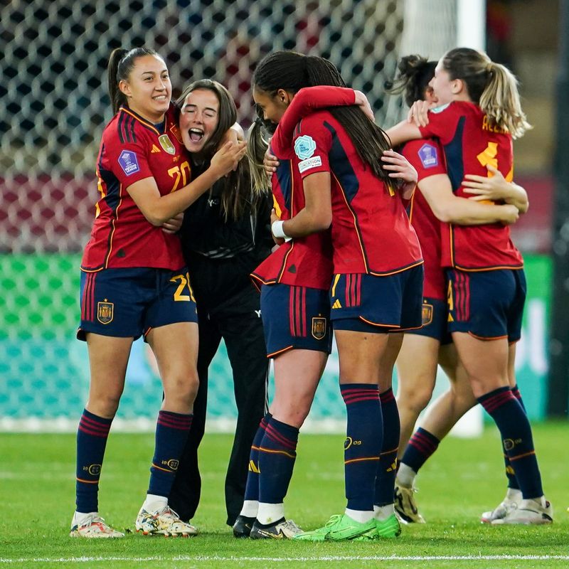 Jucătoarele de la naționala de fotbal feminin a Spaniei
