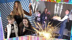 Imagini exclusive de la petrecerea de ziua Biancăi Drăgușanu! Luxul și opulența au fost la ele acasă. Vedeta a avut trei torturi și două ținute | EXCLUSIV