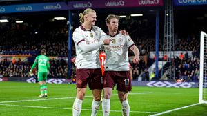 Erling Haaland și Kevin De Bruyne, jucători la Manchester City