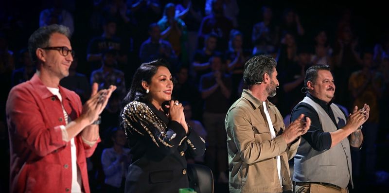 juratii romanii au talent, iulia v&icirc;lceanu rom&acirc;nii au talent 