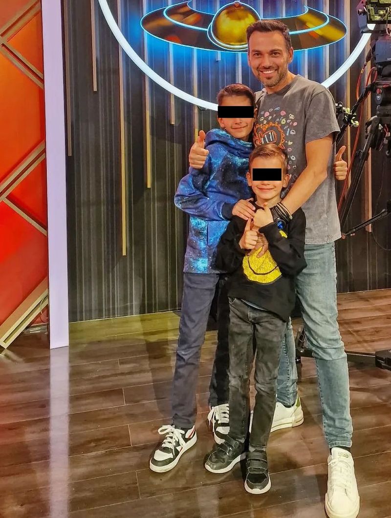 chef Ștefan Popescu și cei doi fii ai săi