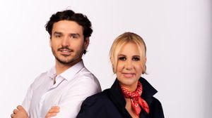 Cornelia Ionescu şi Alex Nedelcu aduc cele mai proaspete informaţii din culisele reality show-ului “Insula de 1 milion”, difuzat de Kanal D