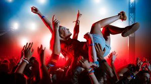 Tineri la concert