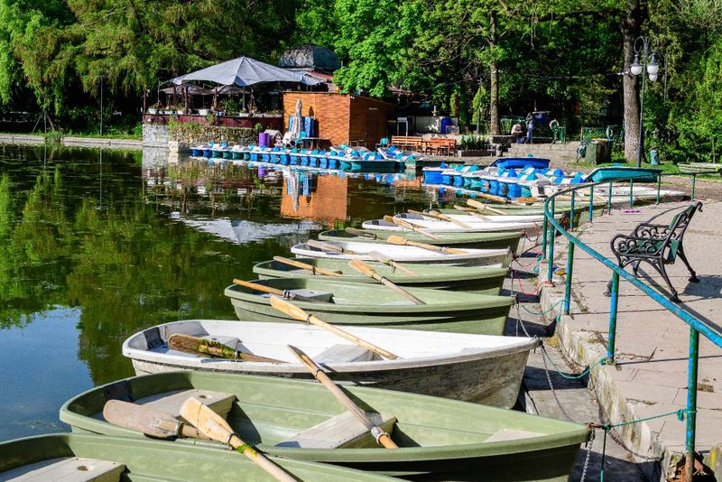 parcul cismigiu, 10 obiective de vizitat gratis în bucuresti, locuri frumoase bucuresti 