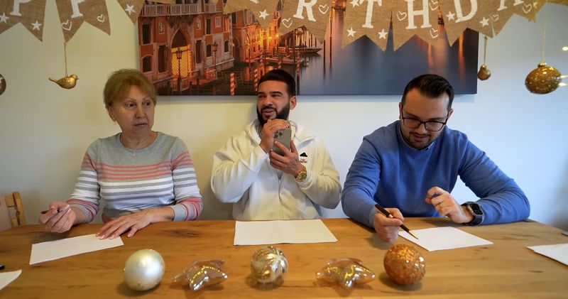 Dorian Popa, mama și fratele său