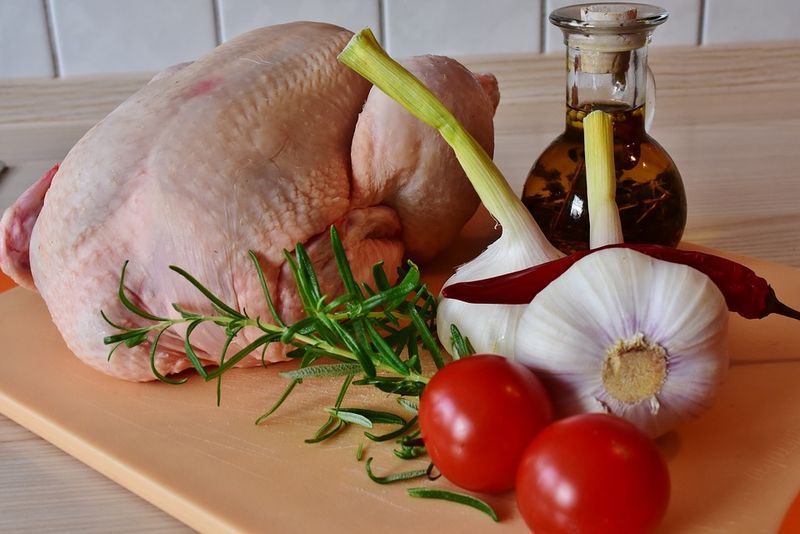 Carne de pui crudă