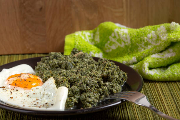 urzici cu ou ochi, m&acirc;ncărică de urzici, consumul de urzici beneficii 