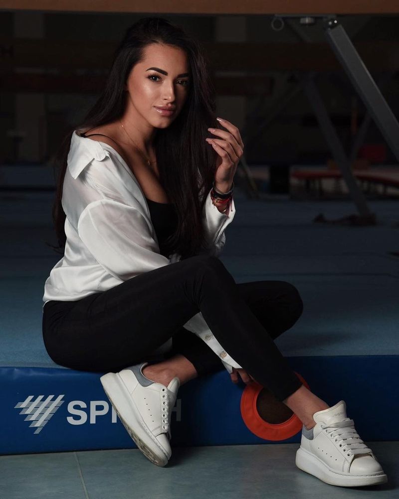 larisa iordache, cine este larisa iordache, larisa iordache biografie larisa iordache carieră 