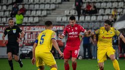 Situație halucinantă în Superligă! Horațiu Feșnic a avut nevoie de 10 minute pentru a dicta penalty în Dinamo - Petrolul 1-1