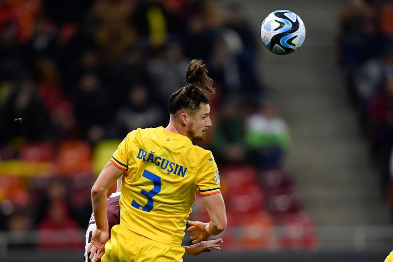 Radu Drăgușin, fotbalist legitimat la Tottenham