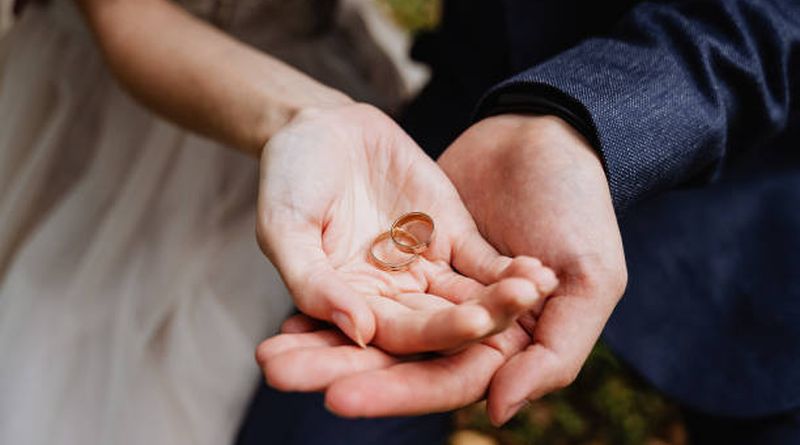 verighete, pe ce m&acirc;nă se poartă verigheta, semnificația verighetei 