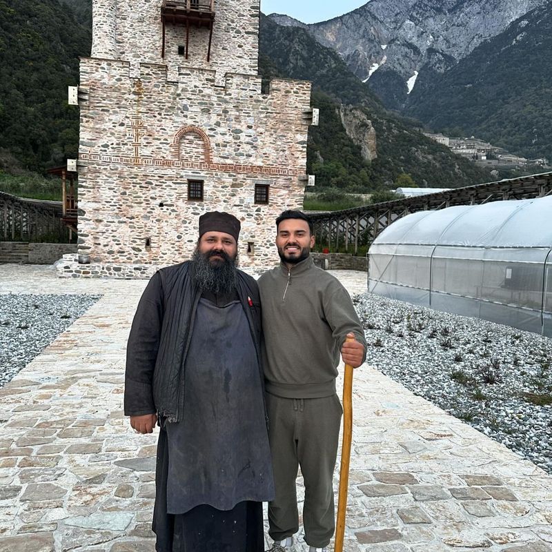 jador muntele athos