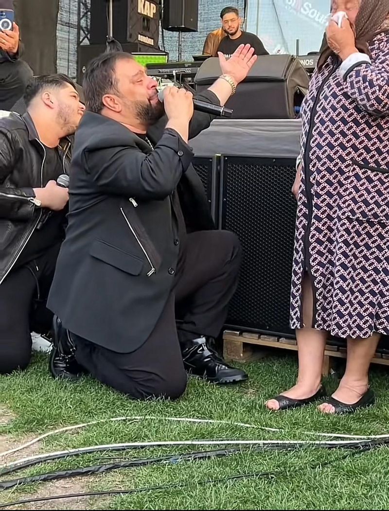 Florin Salam, gest emoționant, bătr&acirc;nă, concert